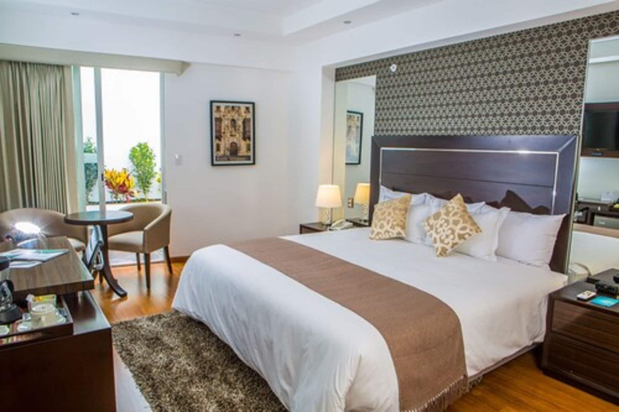Hotel Jose Antonio Deluxe à Lima Extérieur photo